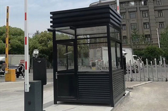 淞江滨湖路华亭时代酒店执勤岗亭安装竣工